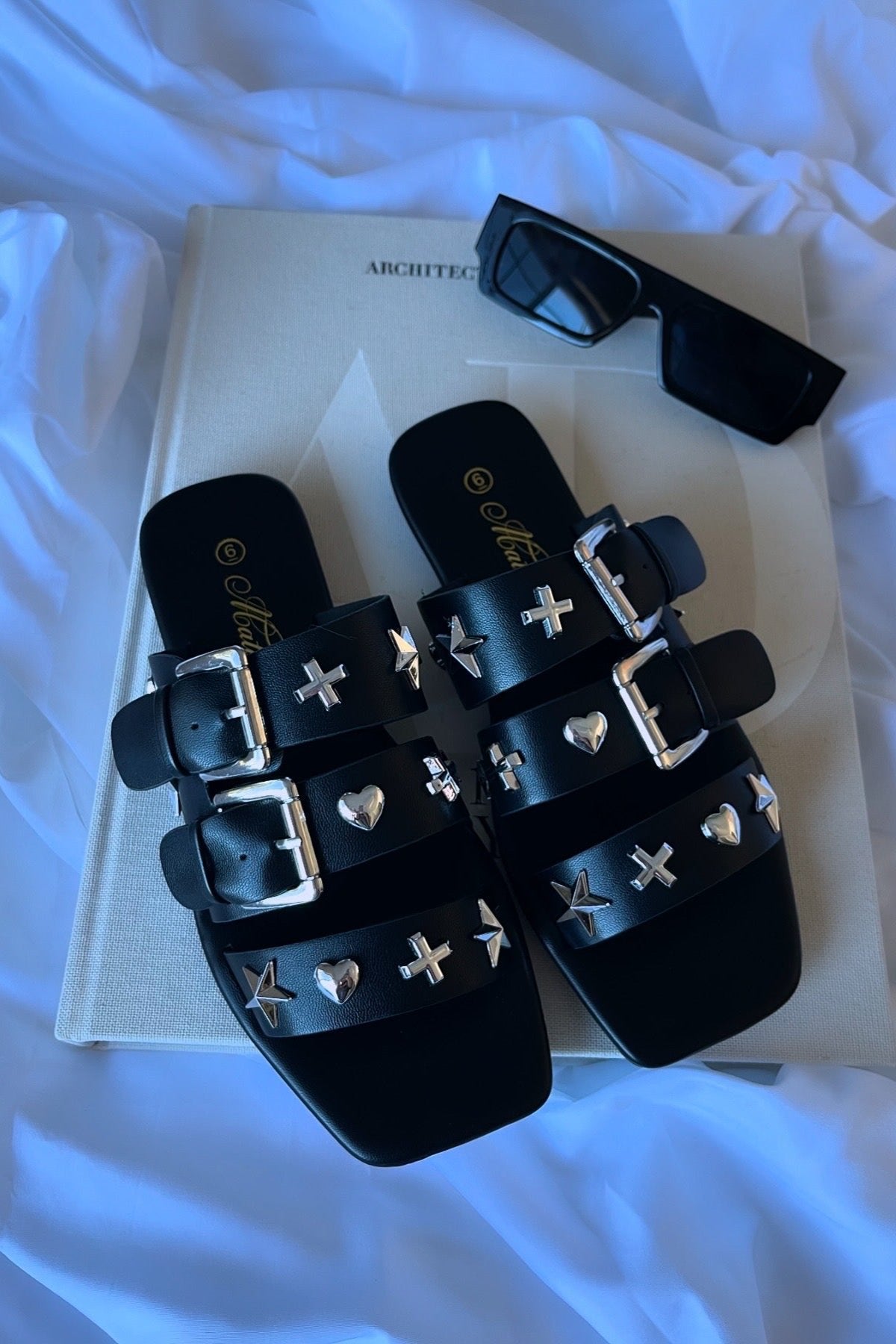 Harlow Sandals - Black - Trice Boutique