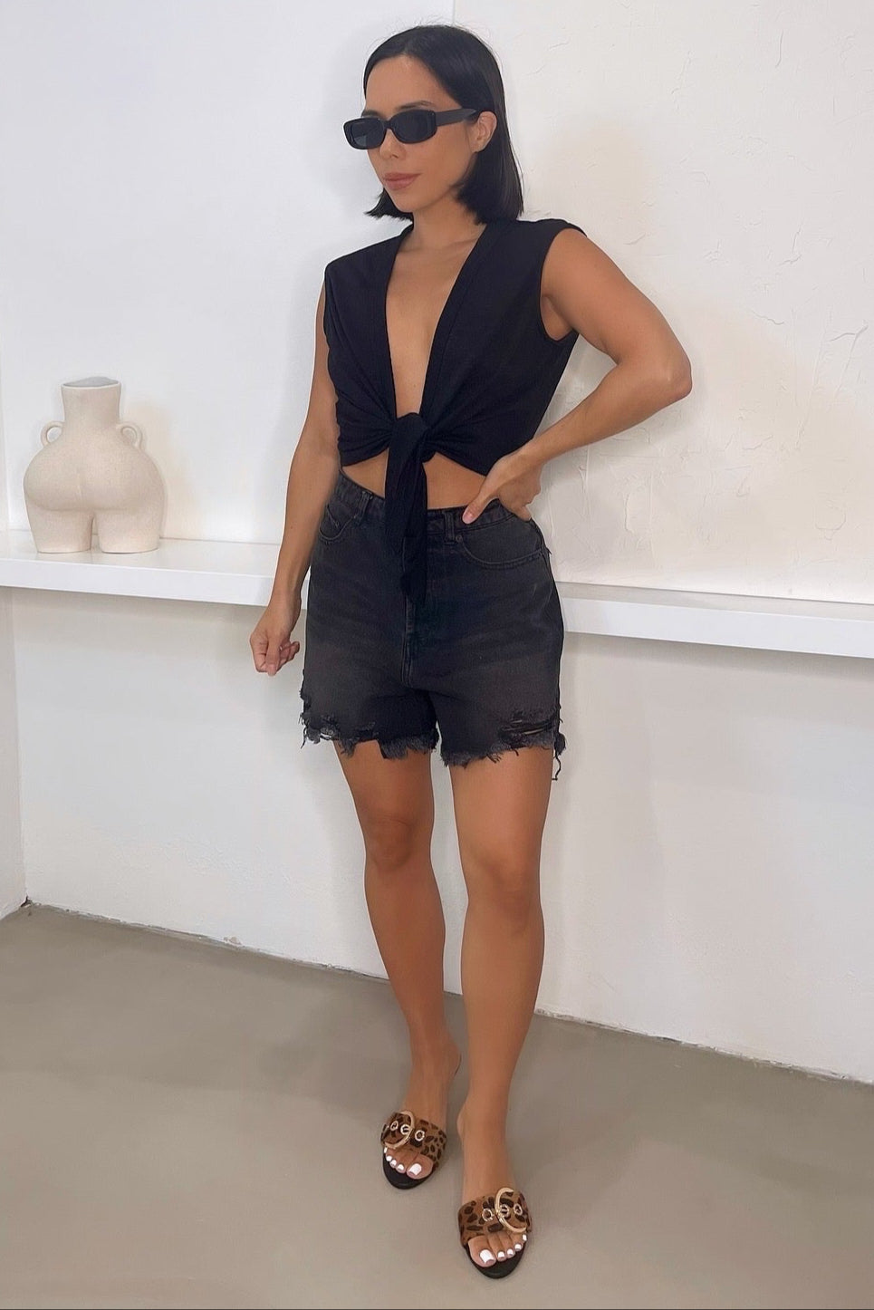 Pia Distressed Shorts - Black