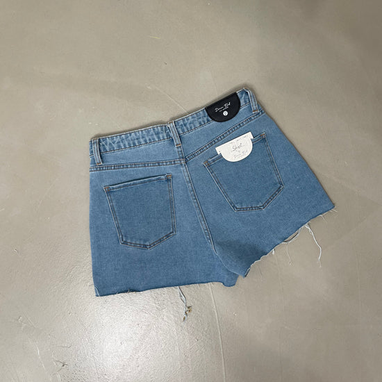 Load image into Gallery viewer, Daisy Denim Shorts
