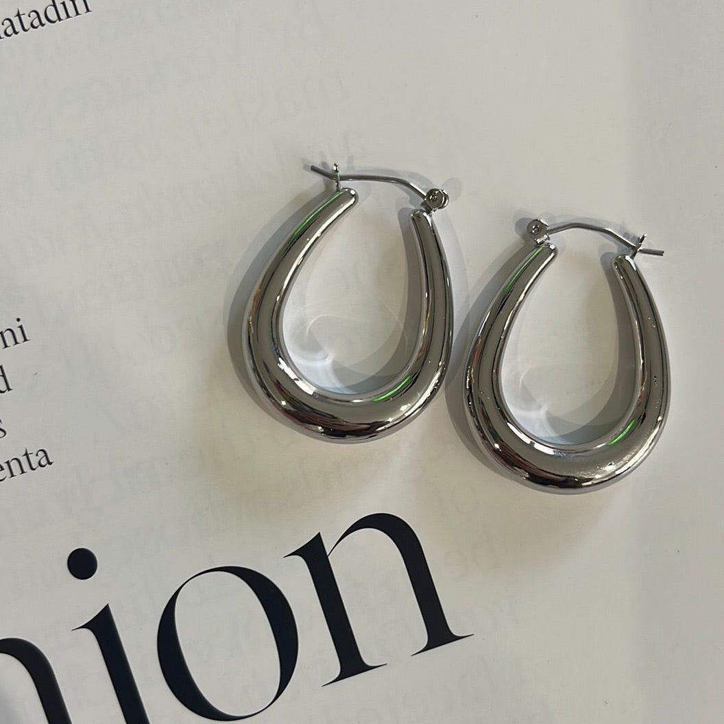 Load image into Gallery viewer, Teardrop Hoop Earrings (silver)
