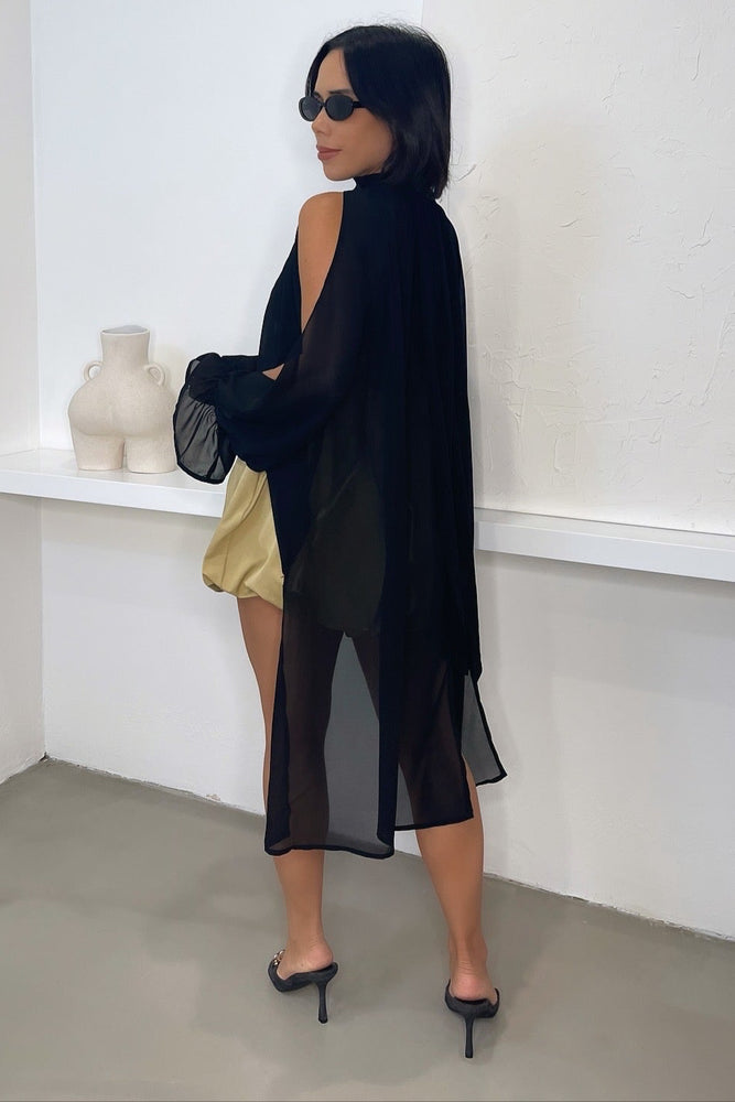 
                      
                        Keira Blouse - Black
                      
                    