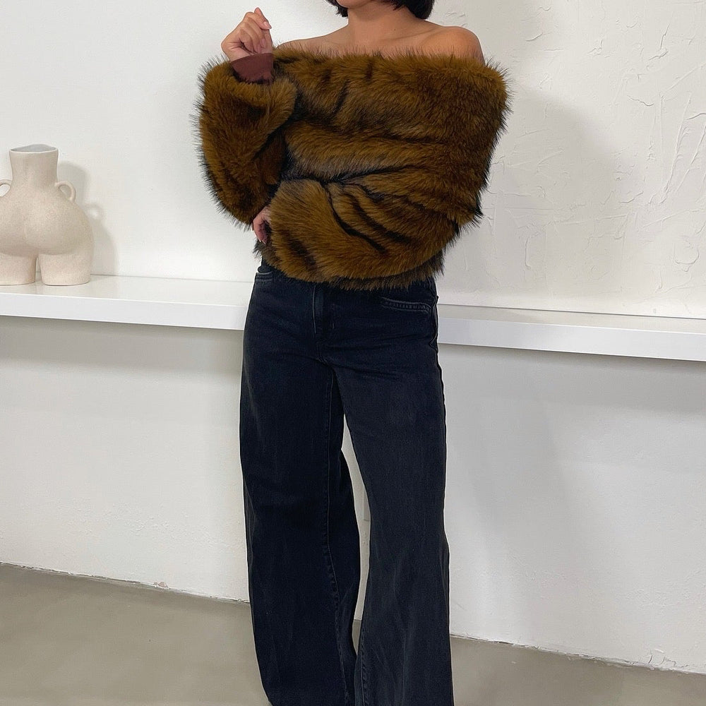 
                      
                        Alina Faux Fur Top - Brown
                      
                    